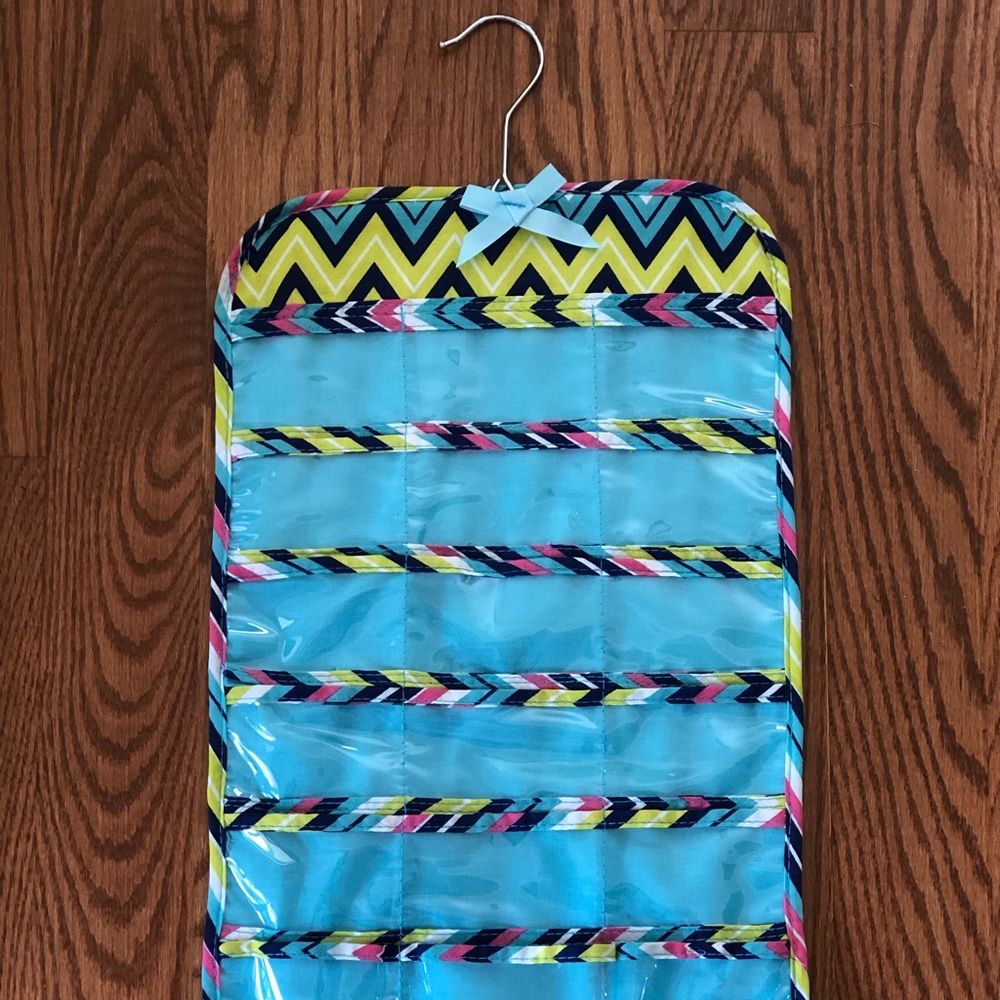 Girls accessory holder
